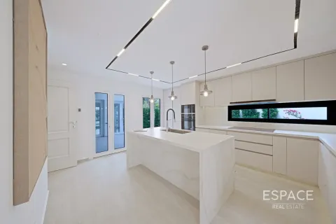 Vila u Meadows, Dubai, UAE 4 spavaćih soba, 441 m2 Br. 737918 - fotografija 6