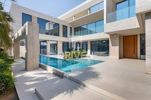 Villa zum Verkauf in Jumeirah, Dubai, VAE 7 Schlafzimmer, 1212 m2 Nr. 683127 - Foto 2