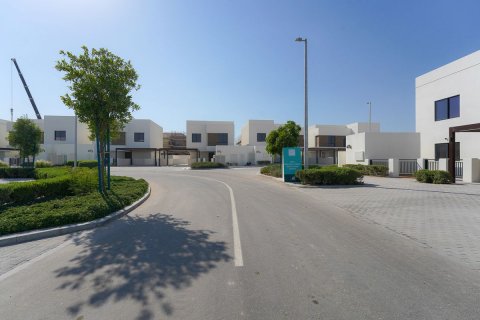 Komerční nemovitost na Yas Island, Abu Dhabi, SAE 3 ložnice, 188 m² Č.: 593999 - fotografie 3