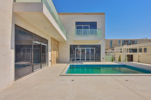 Вилла Остров Саадият, Абу-Даби, БАӘ-да 6 жатын бөлмелер, 844 м² № 662866 - фото 1