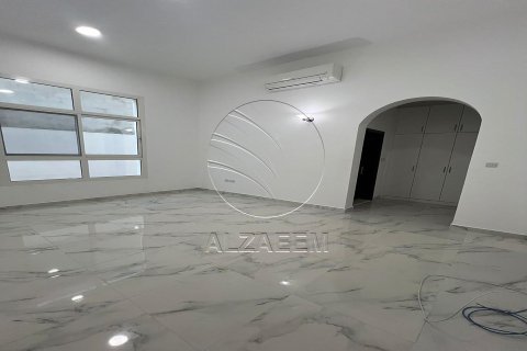Abu Dhabi、UAE にあるヴィラの賃貸物件 7ベッドルーム、1036 m2、No662868 - 写真 9