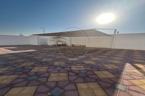 Abu Dhabi、UAE にあるヴィラの賃貸物件 7ベッドルーム、1036 m2、No662868 - 写真 3
