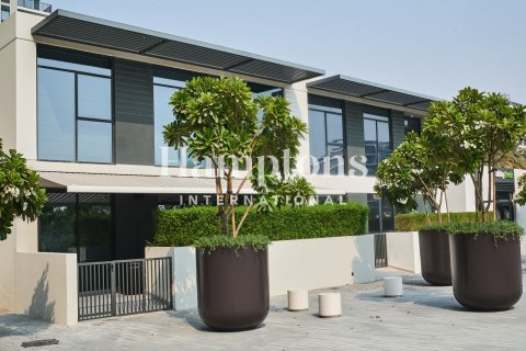 Huoneisto Dubai Hills Estate, Dubai, Arabiemiraatit 3 makuuhuonetta, 191.38018000 m2 № 717985 - kuva 24