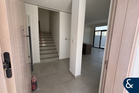 Βίλα σε Mudon, Dubai, ΗΑΕ 4 υπνοδωμάτια, 244 τ.μ. Αρ. 698159 - φωτογραφία 2