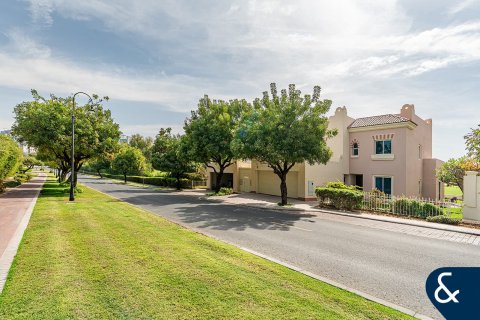 Villa itt: Dubai Sports City, Dubai, EAE, 5 hálószoba, 357 m², azonosító: 698267 - fénykép 2