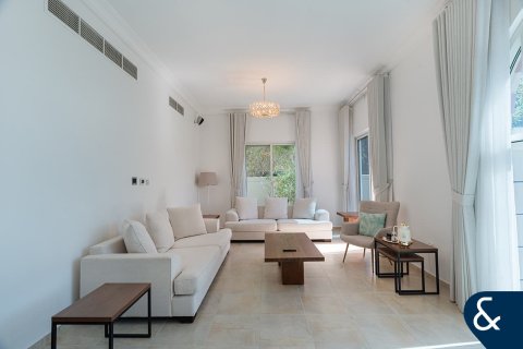 Villa itt: Dubai Sports City, Dubai, EAE, 5 hálószoba, 357 m², azonosító: 698267 - fénykép 7