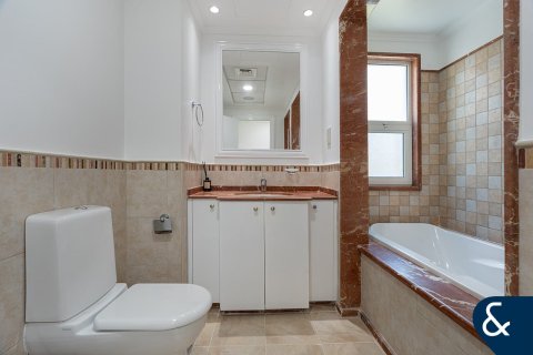 Villa itt: Dubai Sports City, Dubai, EAE, 5 hálószoba, 357 m², azonosító: 698267 - fénykép 18