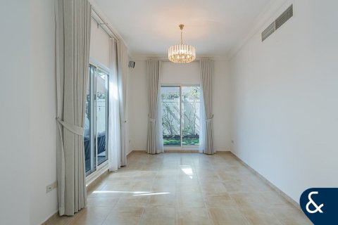 Villa itt: Dubai Sports City, Dubai, EAE, 5 hálószoba, 357 m², azonosító: 698267 - fénykép 11