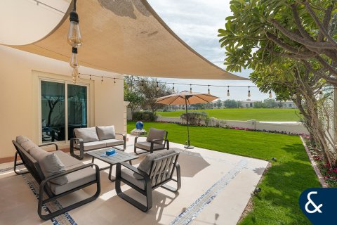 Villa itt: Dubai Sports City, Dubai, EAE, 5 hálószoba, 357 m², azonosító: 698267 - fénykép 1