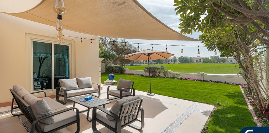 Villa itt: Dubai Sports City, Dubai, EAE, 5 hálószoba, 357 m², azonosító: 698267