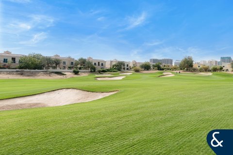 Villa itt: Dubai Sports City, Dubai, EAE, 5 hálószoba, 357 m², azonosító: 698267 - fénykép 24