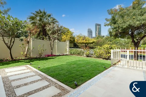 Villa itt: Dubai Sports City, Dubai, EAE, 5 hálószoba, 357 m², azonosító: 698267 - fénykép 21