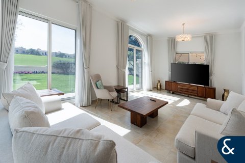 Villa itt: Dubai Sports City, Dubai, EAE, 5 hálószoba, 357 m², azonosító: 698267 - fénykép 5