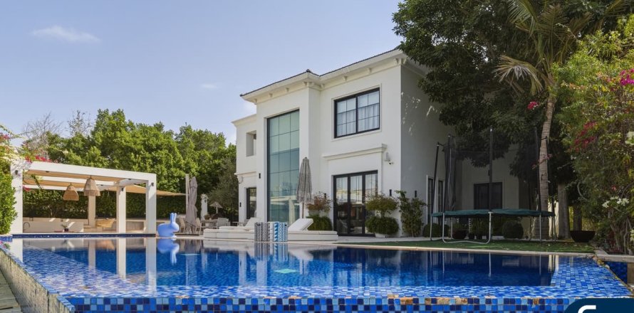 Villa in Jumeirah Islands, Dubai, VAE 5 slaapkamers, 567 vr.m. nr 698266