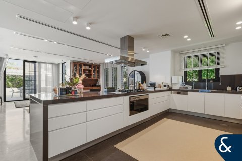 Villa te huur in Jumeirah Islands, Dubai, VAE 5 slaapkamers, 567 vr.m., nr 698266 - foto 9