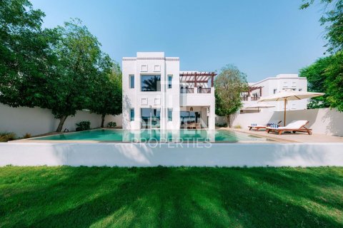 Al Garhoud, Dubai, UAE의 빌라 침실 4개, 3461.01제곱미터 번호 745315