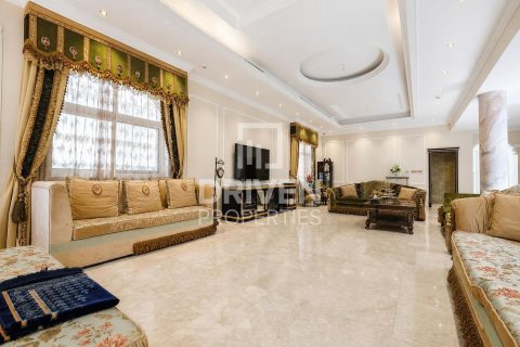 Huvila Al Barsha, Dubai, Arabiemiraatit 5 makuuhuonetta, 678.19 m2 № 745316 - kuva 3