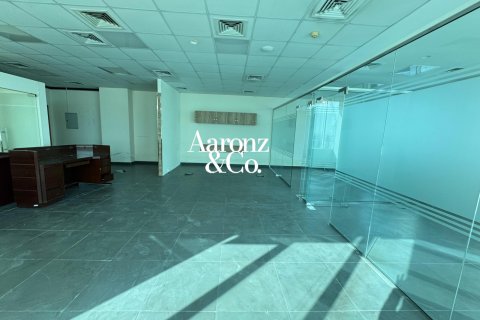 Office in Business Bay, Dubai, UAE 146 sq.m. № 703507 - photo 2