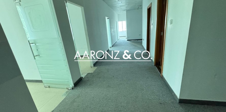 Zyrë në Business Bay, Dubai, Emiratet e Bashkuara Arabe 157 m2. № 703505