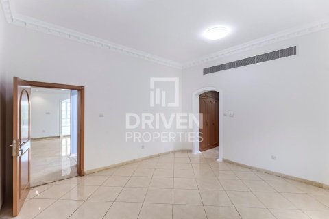Villa in Al Barsha, Dubai, UAE 6 bedrooms, 1394 sq.m. № 655507 - photo 17