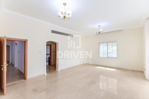Villa in Al Barsha, Dubai, UAE 6 bedrooms, 1394 sq.m. № 655507 - photo 7