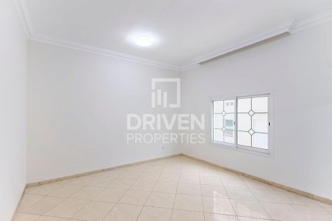 Villa in Al Barsha, Dubai, UAE 6 bedrooms, 1394 sq.m. № 655507 - photo 12