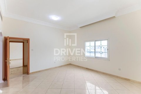 Villa in Al Barsha, Dubai, UAE 6 bedrooms, 1394 sq.m. № 655507 - photo 22