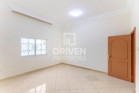 Villa in Al Barsha, Dubai, UAE 6 bedrooms, 1394 sq.m. № 655507 - photo 13