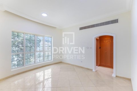Villa in Al Barsha, Dubai, UAE 6 bedrooms, 1394 sq.m. № 655507 - photo 10
