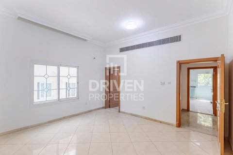 Villa in Al Barsha, Dubai, UAE 6 bedrooms, 1394 sq.m. № 655507 - photo 14