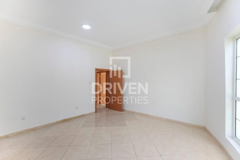 Villa in Al Barsha, Dubai, UAE 6 bedrooms, 1394 sq.m. № 655507 - photo 25