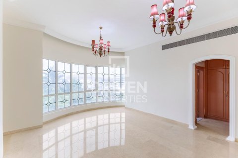Villa in Al Barsha, Dubai, UAE 6 bedrooms, 1394 sq.m. № 655507 - photo 6