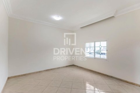 Villa in Al Barsha, Dubai, UAE 6 bedrooms, 1394 sq.m. № 655507 - photo 21