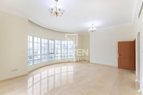 Villa in Al Barsha, Dubai, UAE 6 bedrooms, 1394 sq.m. № 655507 - photo 8