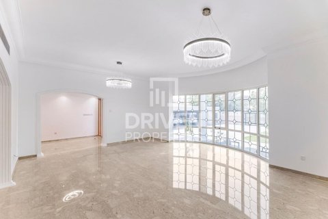 Villa in Al Barsha, Dubai, UAE 6 bedrooms, 1394 sq.m. № 655507 - photo 2