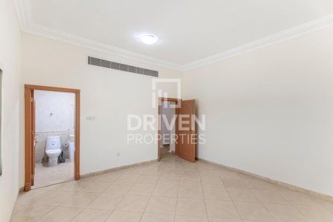 Villa in Al Barsha, Dubai, UAE 6 bedrooms, 1394 sq.m. № 655507 - photo 20