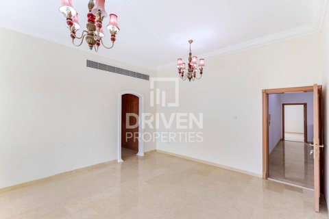 Villa in Al Barsha, Dubai, UAE 6 bedrooms, 1394 sq.m. № 655507 - photo 24