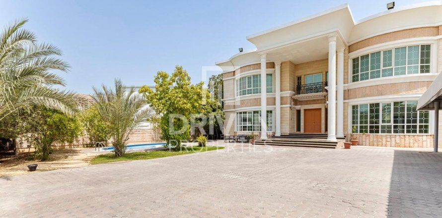 Villa in Al Barsha, Dubai, UAE 6 bedrooms, 1394 sq.m. № 655507