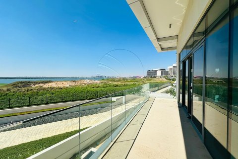 Üürile anda katusekorter on the Yas Island, Abu Dhabi, AÜE: 3 magamistoaga, 611 m² Nr 663053 - pilt 2