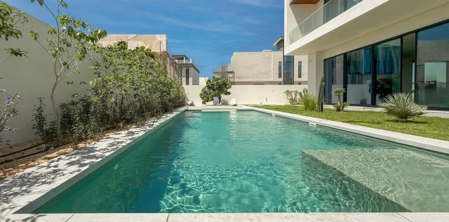 Villa in Dubai, UAE 5 bedrooms, 718.3 sq.m. № 622892