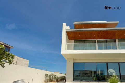 Villa till försäljning i Dubai, UAE 5 sovrum, 718.3 kvm Nr. 622892 - fotografi 1