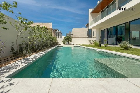Villa till försäljning i Dubai, UAE 5 sovrum, 718.3 kvm Nr. 622892 - fotografi 25
