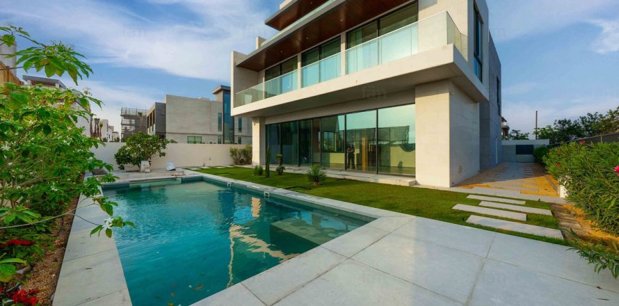 Dubai, संयुक्त अरब अमीरात में विला, 5 बेडरूम, 718.3 वर्ग मीटर, संख्या 622892