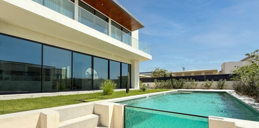 Villa a Dubai, EAU 5 camere da letto, 718.3 mq. № 622892