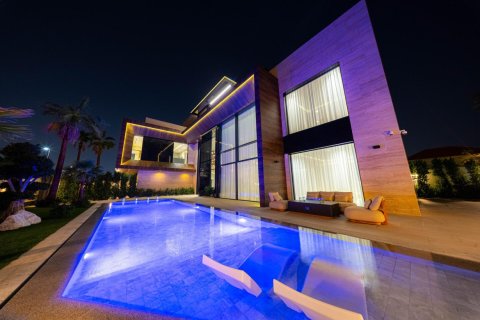 Villa à vendre à Jumeirah, Dubai, EAU 6 chambres, 1263.76 m2 № 752415 - photo 2
