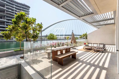 Пәтер Аль-Васл, Дубай, БАӘ-да 3 жатын бөлмелер, 237 м² № 683808