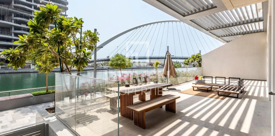 Appartement à Al Wasl, Dubai, EAU: 3 chambres, 237 m2 № 683808