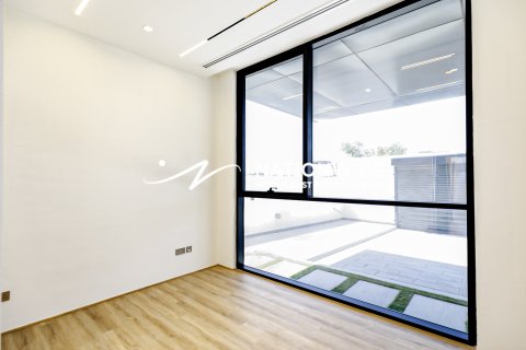 Vila u Abu Dhabi, UAE 5 spavaćih soba, 510 m2 Br. 646445 - fotografija 15