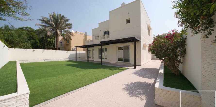 Villa i Meadows, Dubai, UAE 5 soveværelser, 555 kvm № 646422