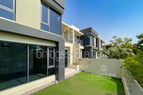 Villa in Dubai Hills Estate, UAE 4 bedrooms, 202 sq.m. № 687099 - photo 2